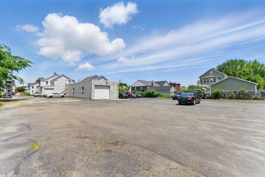 43 W School St, West Springfield, MA à vendre - Photo de l’immeuble – Image 3 sur 5