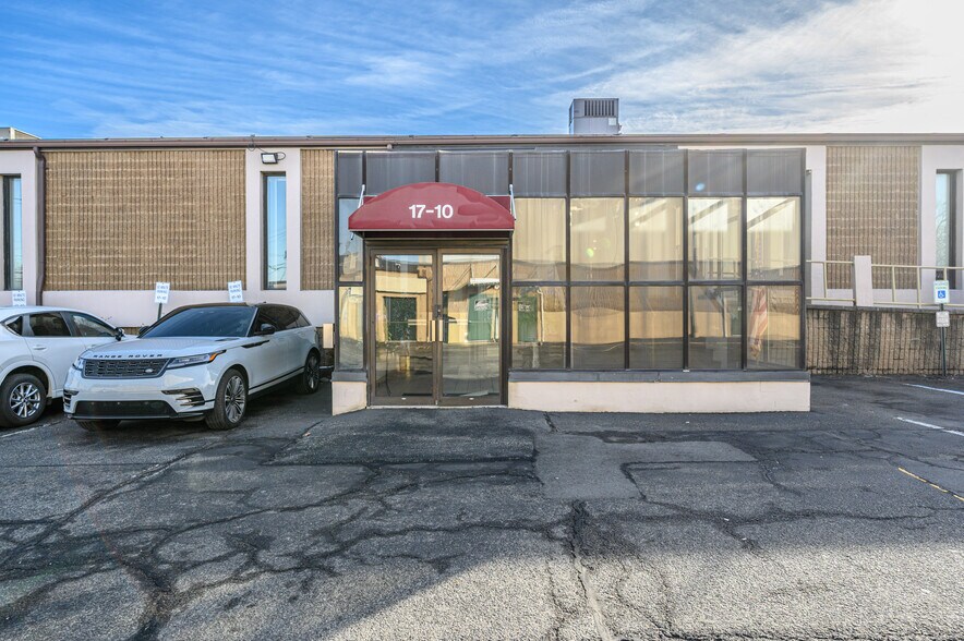 17-10 River Rd, Fair Lawn, NJ à vendre - Photo de l’immeuble – Image 2 sur 21