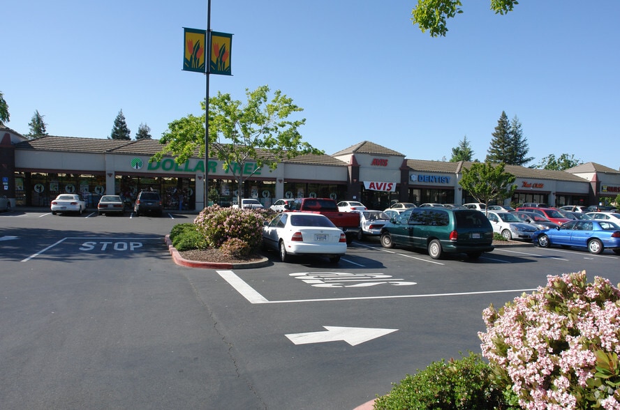 8694 Elk Grove Blvd, Elk Grove, CA à louer - Photo principale – Image 2 sur 6