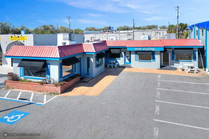 146 W Robertson St, Brandon, FL à vendre - Photo de l’immeuble – Image 2 sur 15