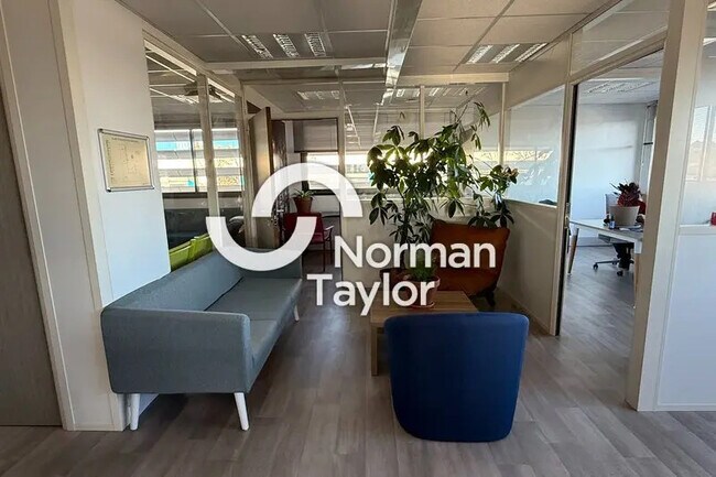 Plus de détails pour Bureau à louer