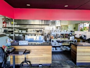 15928 Ventura Blvd, Encino, CA à louer Photo intérieure– Image 2 sur 15