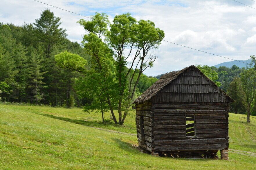 6421 Highway 91 N, Laurel Bloomery, TN à vendre - Photo de l’immeuble – Image 1 sur 60