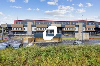 Plus de détails pour 2 Avenue Denis Diderot, Élancourt - Bureau, Local d'activités à louer