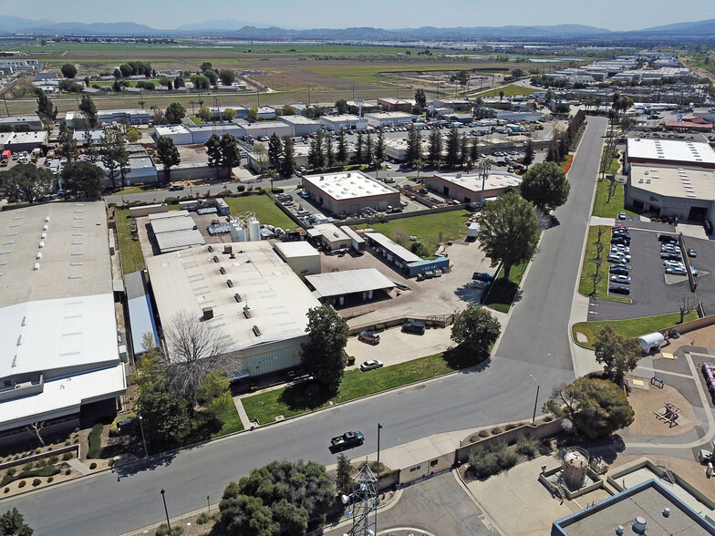 15065 Telephone Ave, Chino, CA à louer - Photo de l’immeuble – Image 3 sur 7
