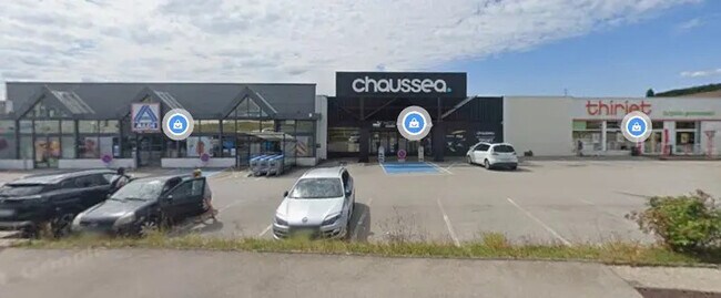 Plus de détails pour Local commercial à louer