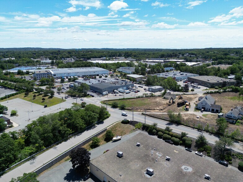 678 Andover St, Lawrence, MA à vendre - Photo de l’immeuble – Image 3 sur 4