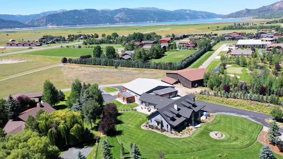 872 Alpine Village Loop, Alpine, WY à vendre - Photo de l’immeuble – Image 3 sur 35
