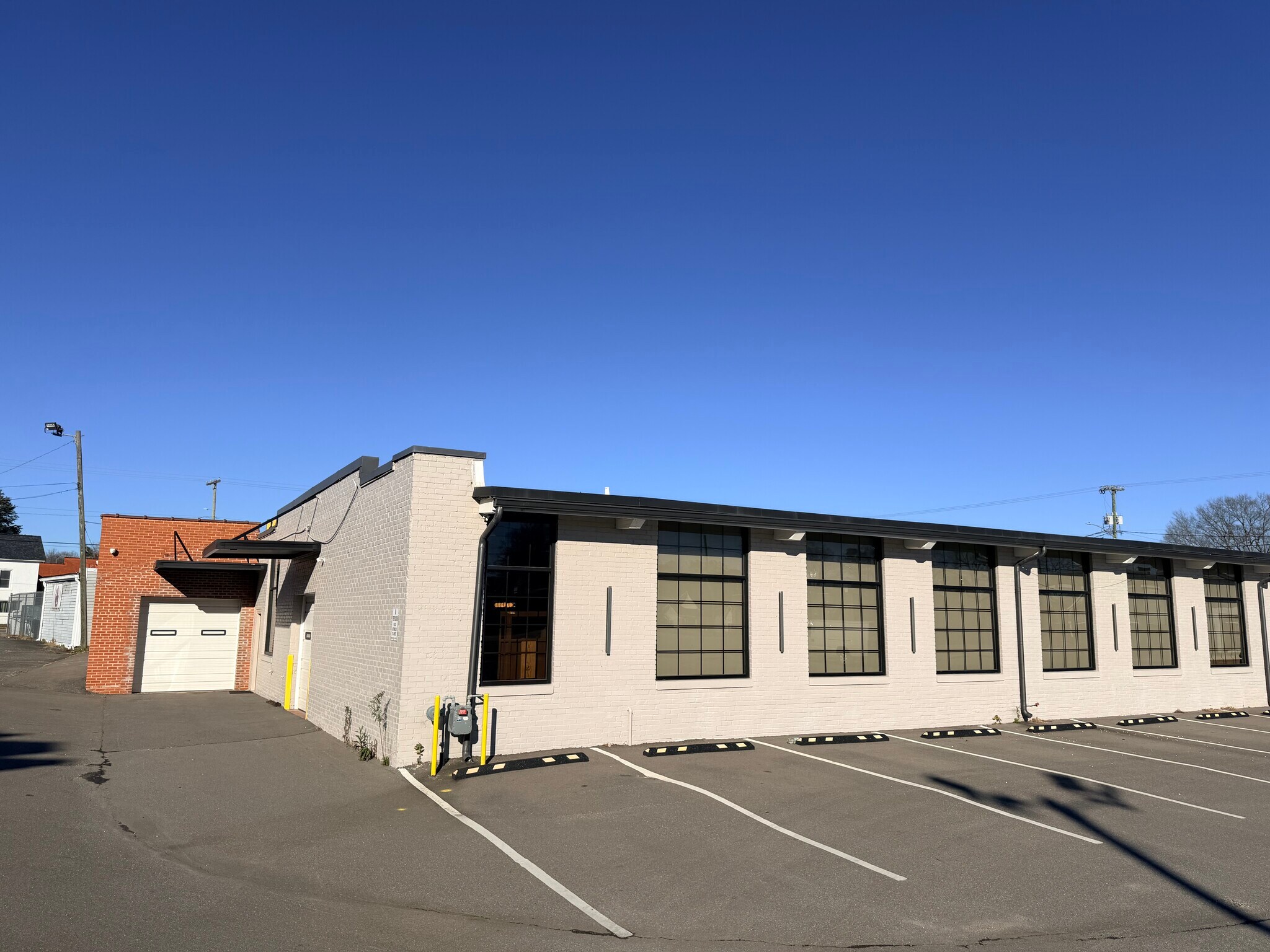 221 Linwood Rd, Gastonia, NC à louer Photo principale– Image 1 sur 14