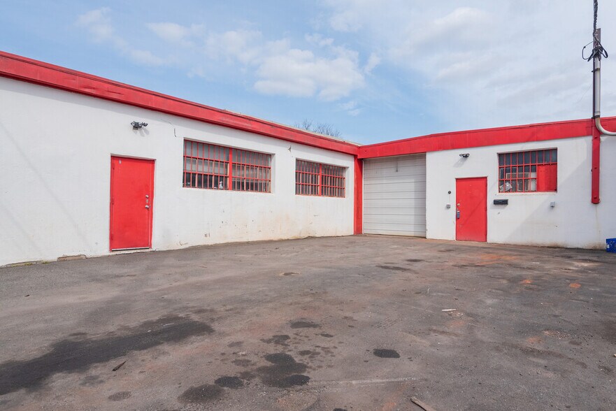 238 West St, South Hackensack, NJ à louer - Photo de l’immeuble – Image 2 sur 8