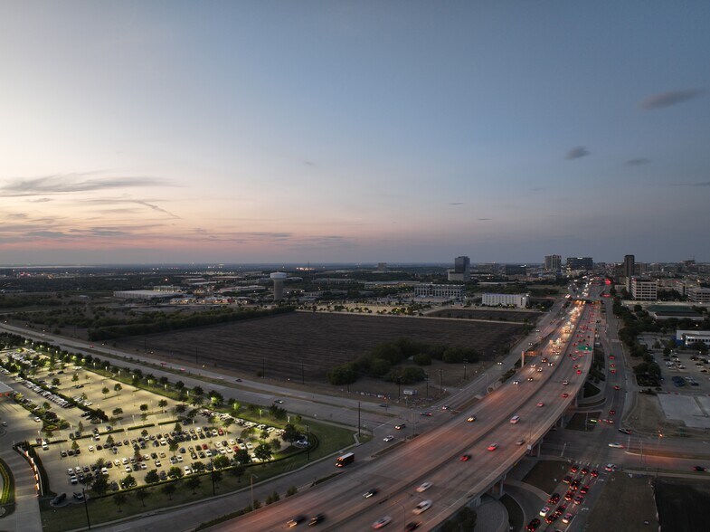 W Spring Creek Pky, Plano, TX à vendre - Photo de l’immeuble – Image 3 sur 19