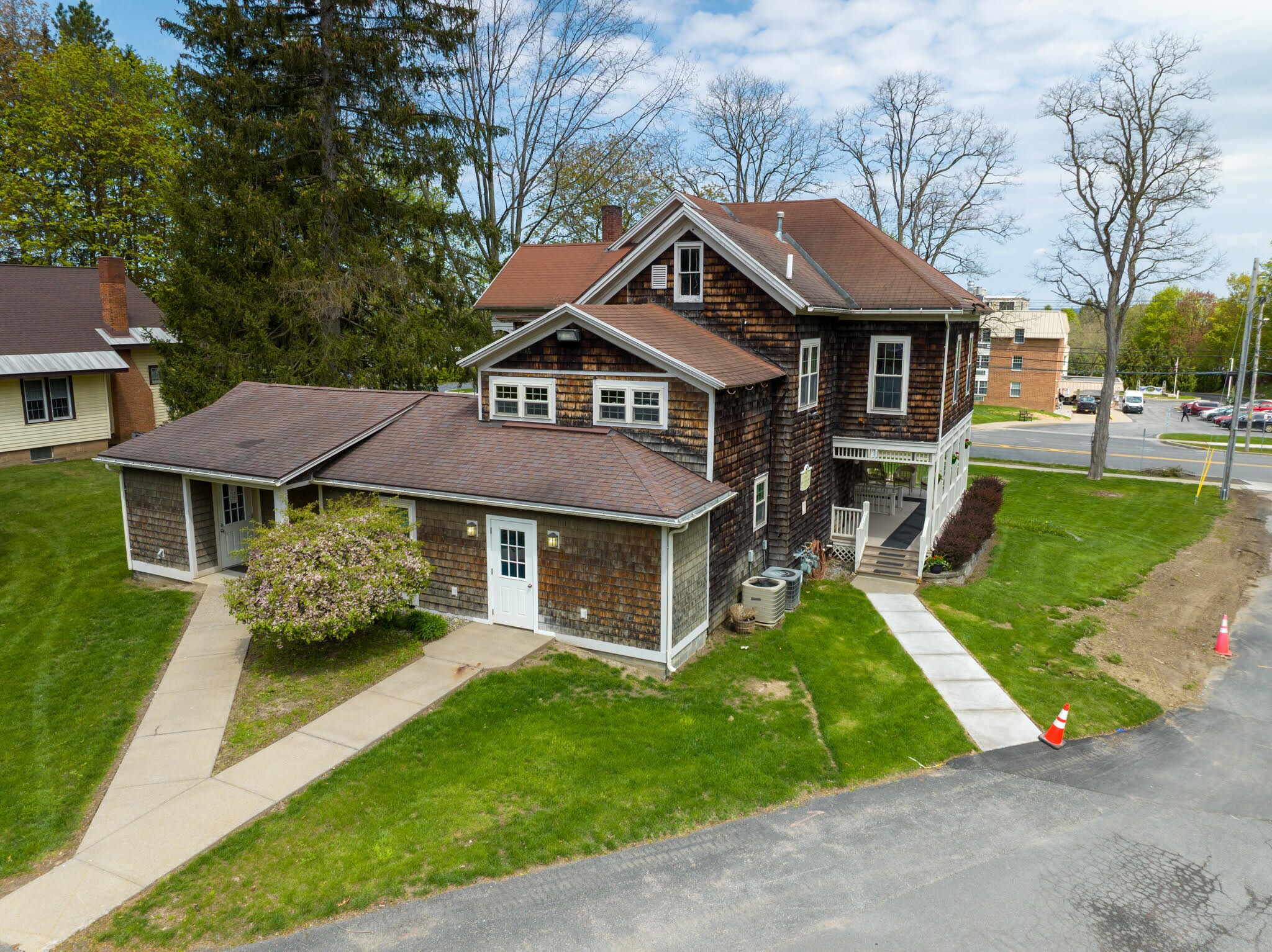 115 Genesee St, New Hartford, NY à louer Photo principale– Image 1 sur 6