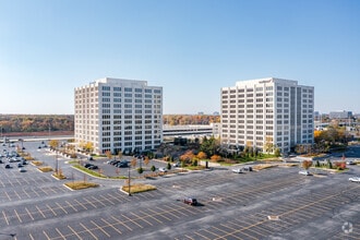 1701 Golf Rd, Rolling Meadows, IL - VUE AÉRIENNE  vue de carte - Image1