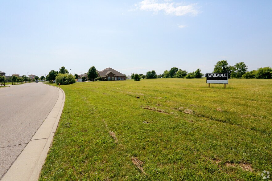 1851 Towne Park Dr, Troy, OH à vendre - Photo de l’immeuble – Image 3 sur 4