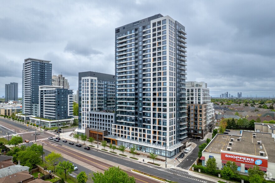 2 Beverley Glen, Vaughan, ON à vendre - Photo principale – Image 1 sur 1