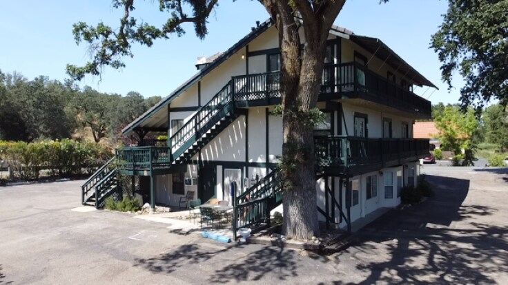 14 Saint Andrews Rd, Valley Springs, CA à vendre - Photo de l’immeuble – Image 2 sur 47