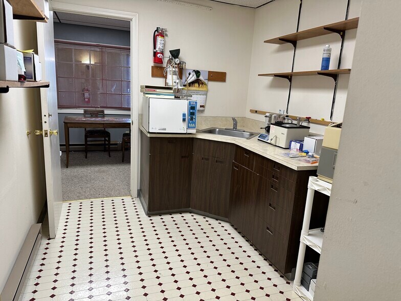 104 E Summit Ave, Wales, WI à vendre - Photo intérieure – Image 3 sur 22