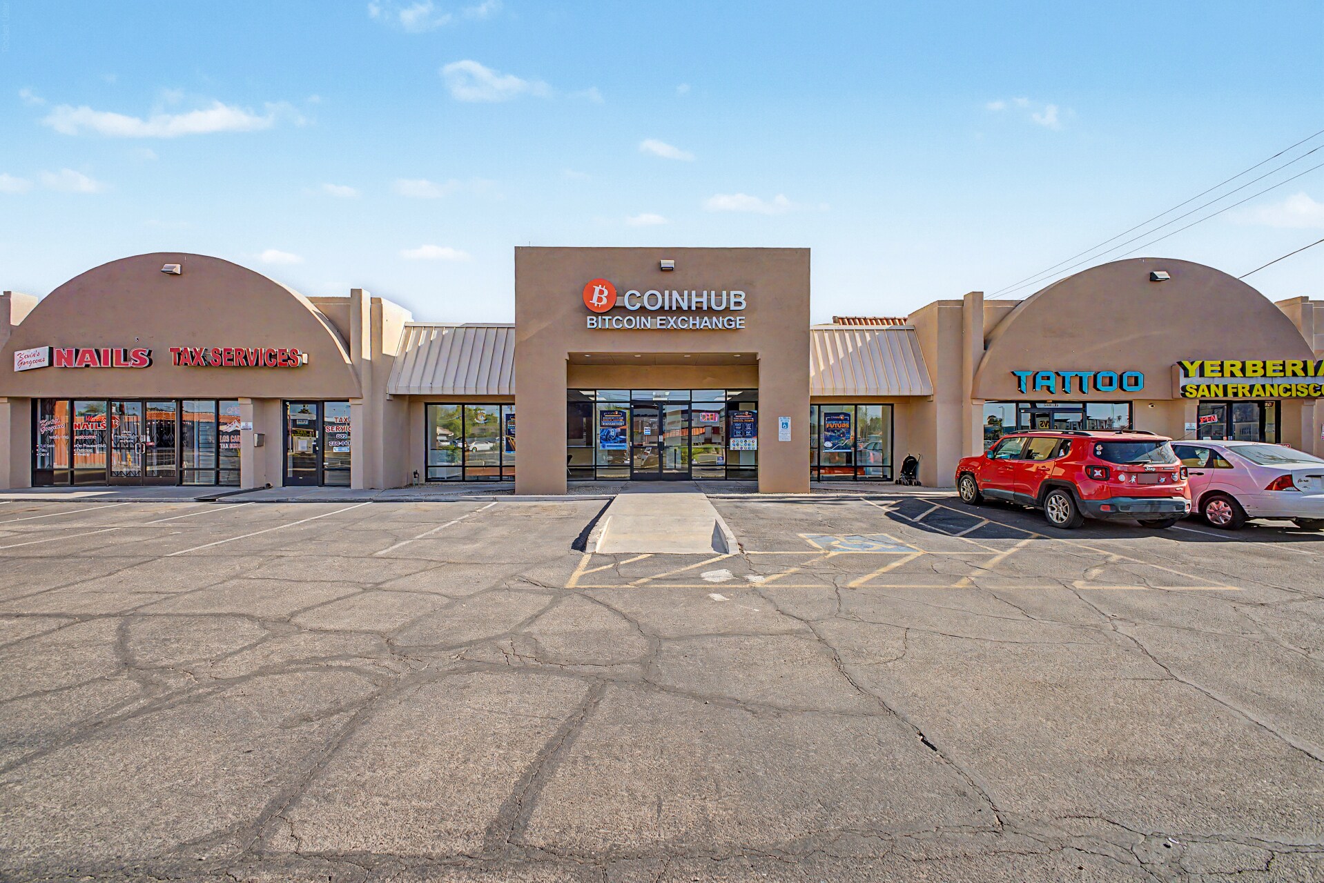 2415 E Thomas Rd, Phoenix, AZ à louer Photo principale– Image 1 sur 15