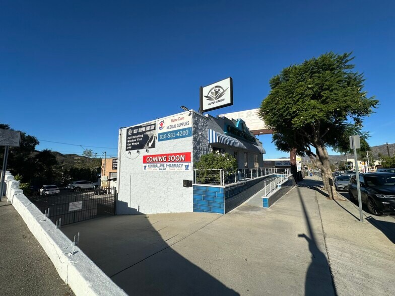 7616 Foothill Blvd, Tujunga, CA à vendre - Photo de l’immeuble – Image 2 sur 15