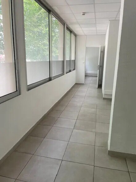 Bureau dans Toulon à louer - Photo de l’immeuble – Image 3 sur 23