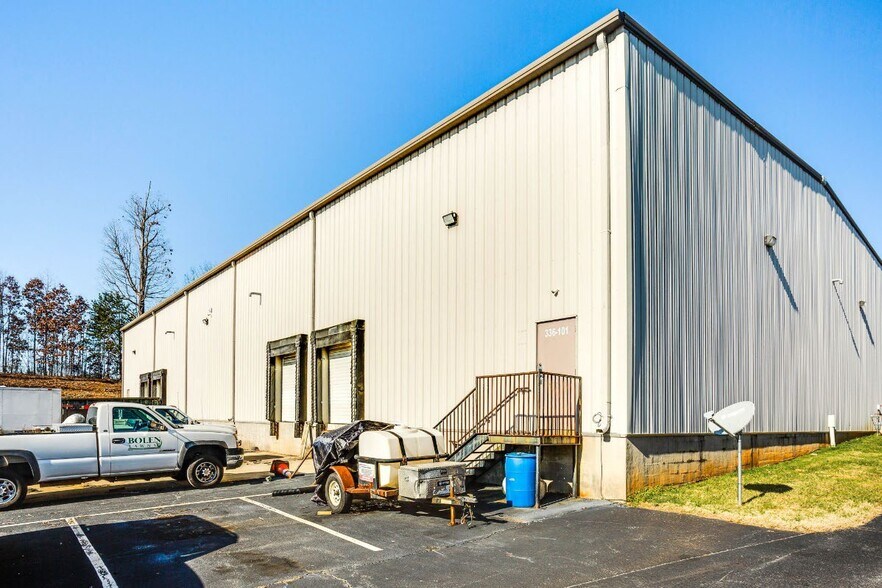 336 Habersham Rd, High Point, NC à louer - Photo de l’immeuble – Image 1 sur 11
