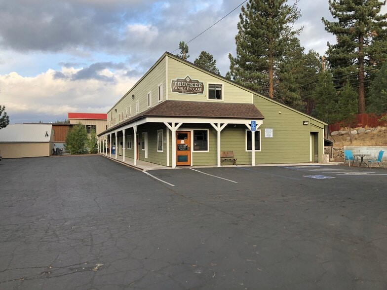 10038 Meadow Way, Truckee, CA à louer - Photo de l’immeuble – Image 1 sur 2