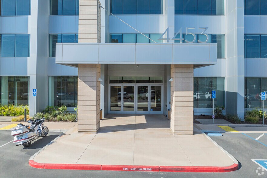 4353 N 1st St, San Jose, CA à louer - Photo de l’immeuble – Image 3 sur 7