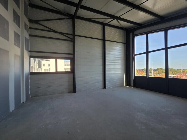 Industriel/Logistique dans Angers à vendre - Photo de l’immeuble – Image 2 sur 3