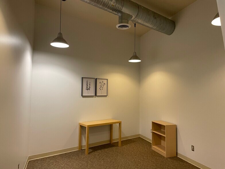 223 S Main St, Elkhart, IN à louer - Photo de l’immeuble – Image 3 sur 8