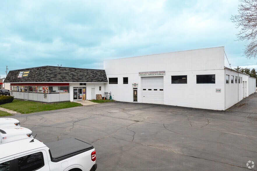 1111 W Chicago Blvd, Tecumseh, MI à louer - Photo de l’immeuble – Image 1 sur 17