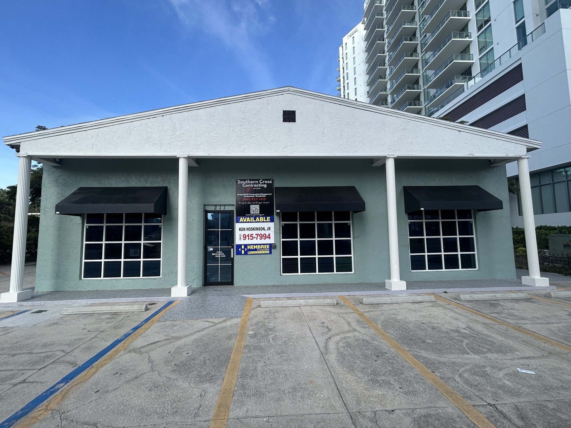211 N Tamiami Trl, Sarasota, FL à louer Photo principale– Image 1 sur 5