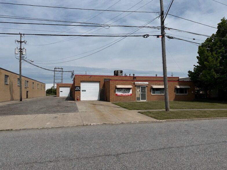 4780 Briar Rd, Cleveland, OH à vendre - Photo de l’immeuble – Image 1 sur 9