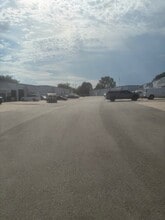 11513 Strang Line Rd, Olathe, KS à louer Photo de l’immeuble– Image 2 sur 2