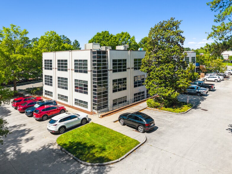1830 Hillandale Rd, Durham, NC à vendre - Photo de l’immeuble – Image 3 sur 17