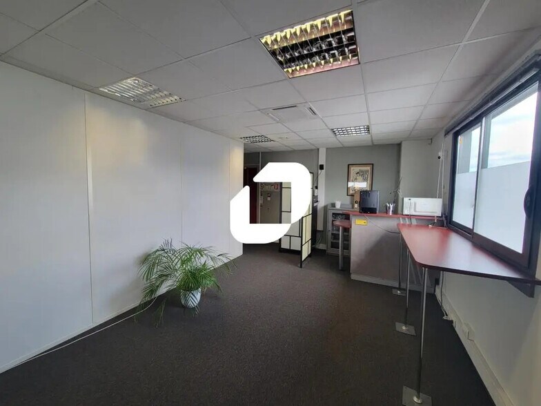 Bureau dans Saint-Sébastien-sur-Loire à louer - Photo de l’immeuble – Image 1 sur 5