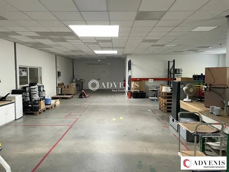 Local d’activités dans Canéjan à louer - Photo de l’immeuble – Image 3 sur 12