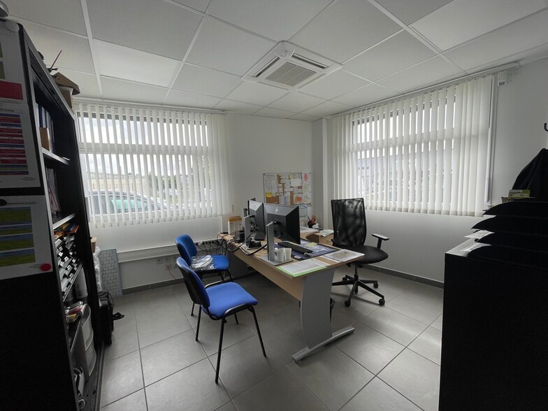 16 Rue Du Commerce, Cormontreuil à louer - Photo de l’immeuble – Image 3 sur 6