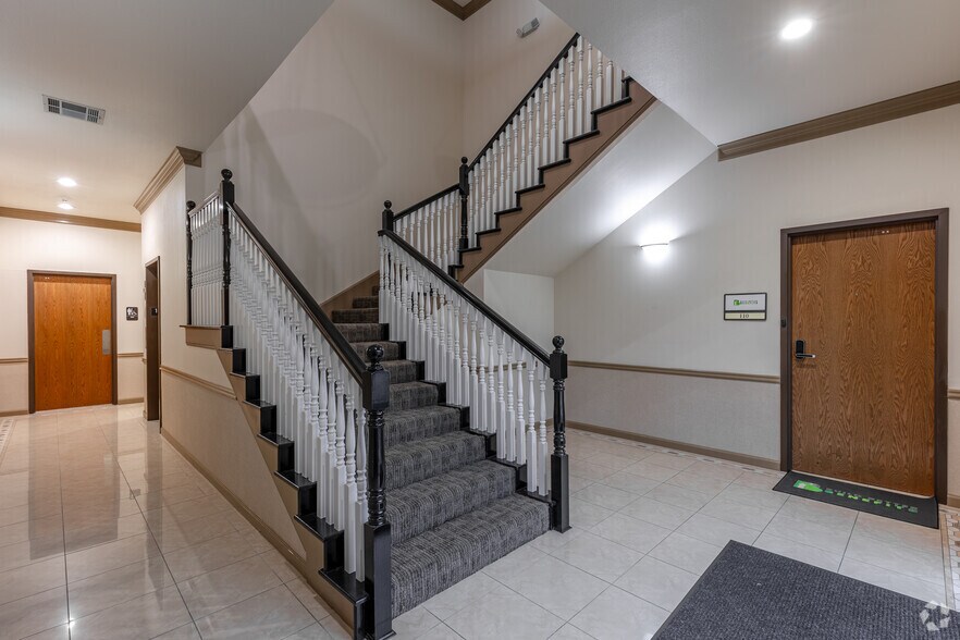 303 S Jupiter Rd, Allen, TX à louer - Hall d’entrée – Image 3 sur 6