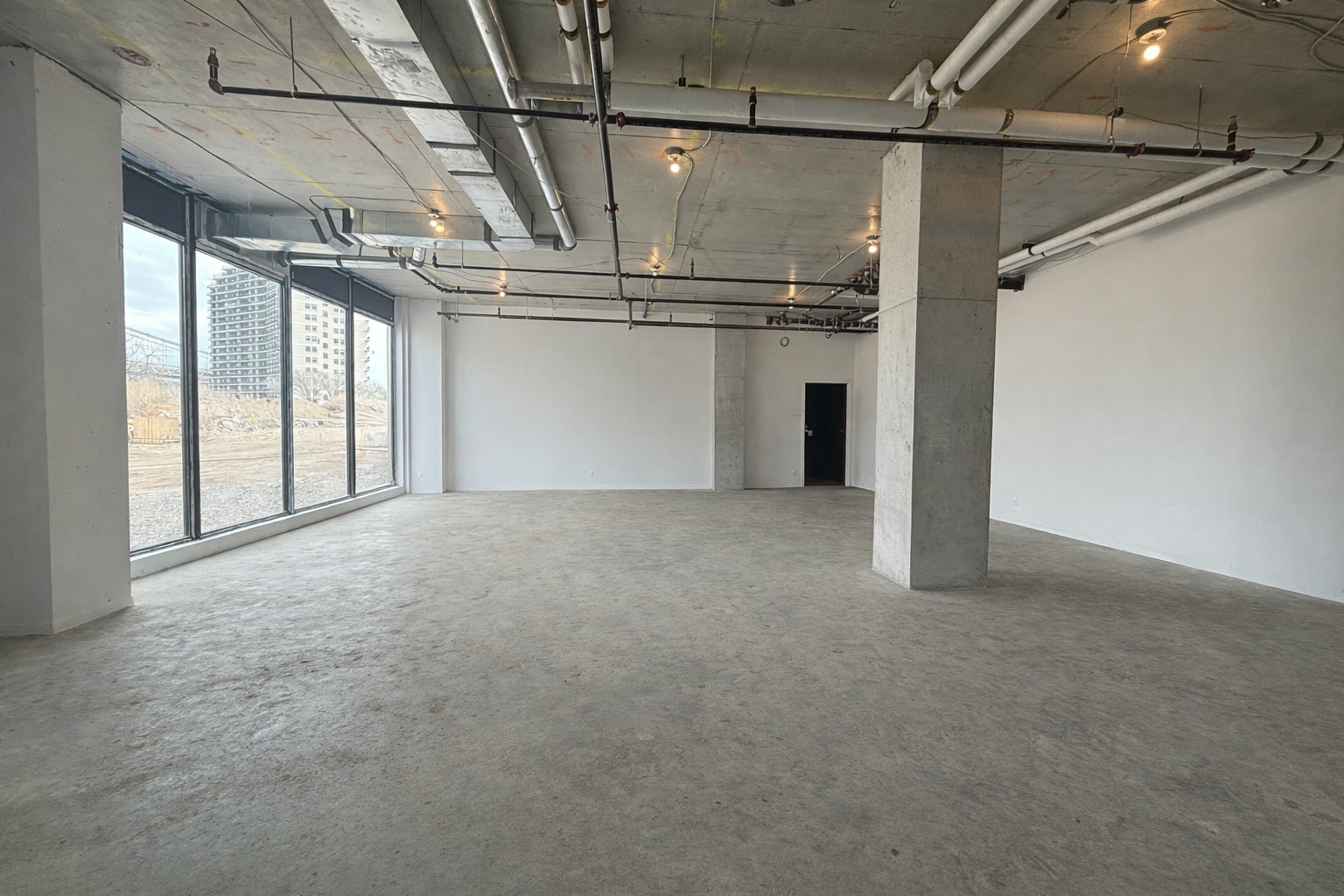 4-34 26th Ave, Astoria, NY à louer Photo intérieure– Image 1 sur 6