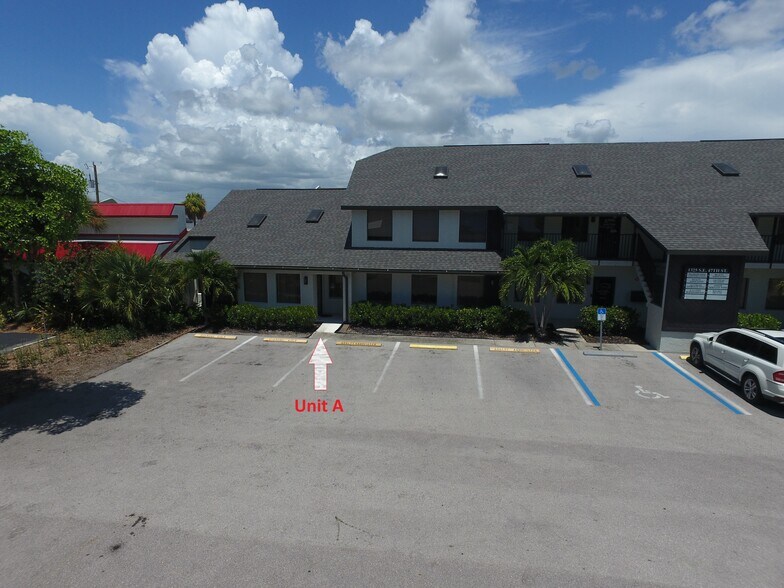 1325 SE 47th St, Cape Coral, FL à louer - Photo de l’immeuble – Image 2 sur 8