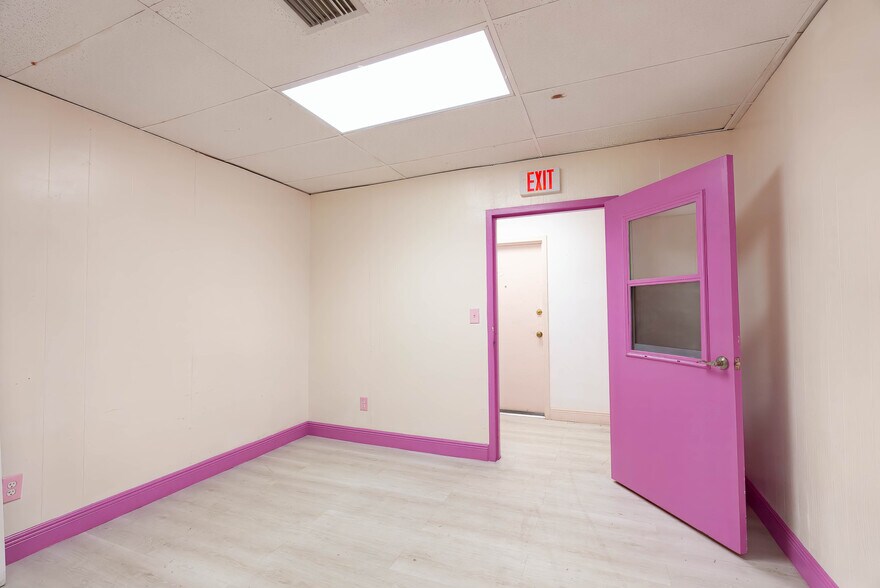 7915 Biscayne Blvd, Miami, FL à louer - Photo de l’immeuble – Image 3 sur 18