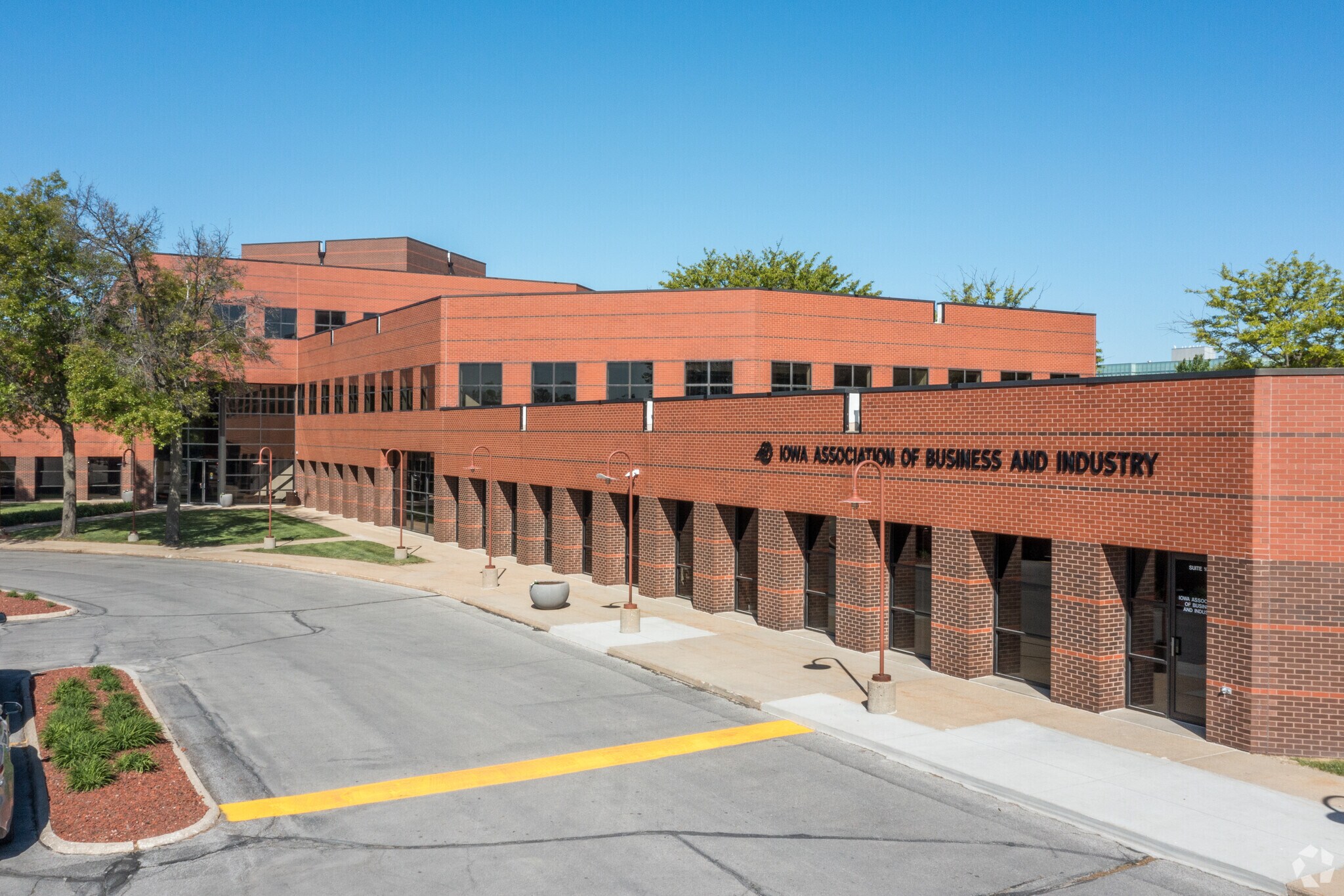 400 E Court Ave, Des Moines, IA à louer Photo de l’immeuble– Image 1 sur 9