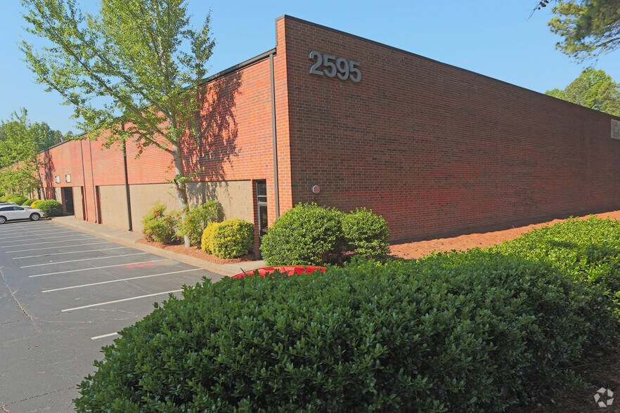 2595 Mountain Industrial Blvd, Tucker, GA à louer - Photo de l’immeuble – Image 3 sur 3