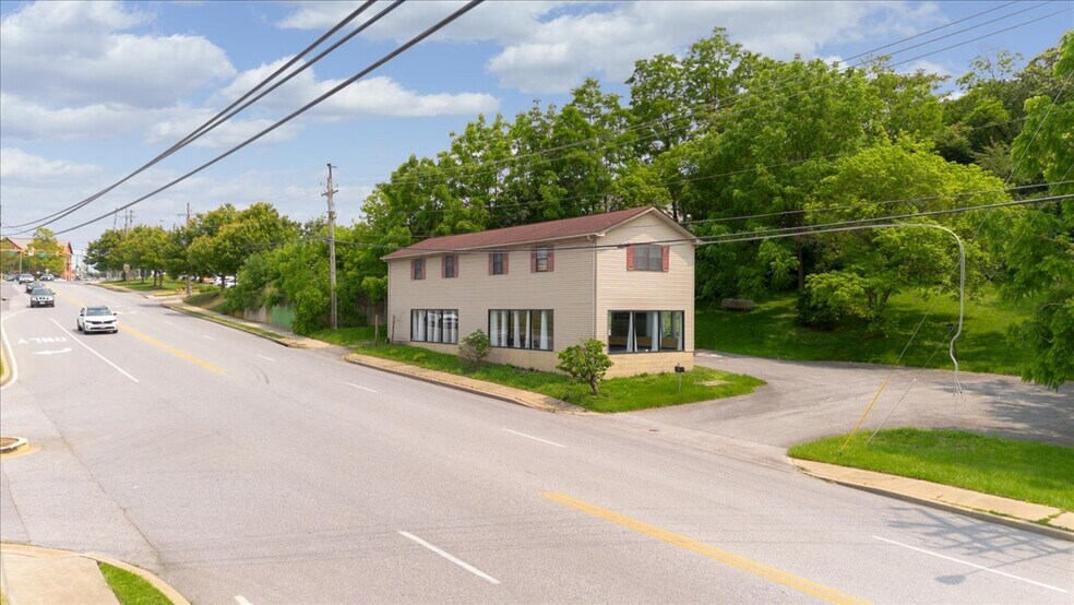 104 W Ridgeville Blvd, Mount Airy, MD à vendre - Photo de l’immeuble – Image 3 sur 13
