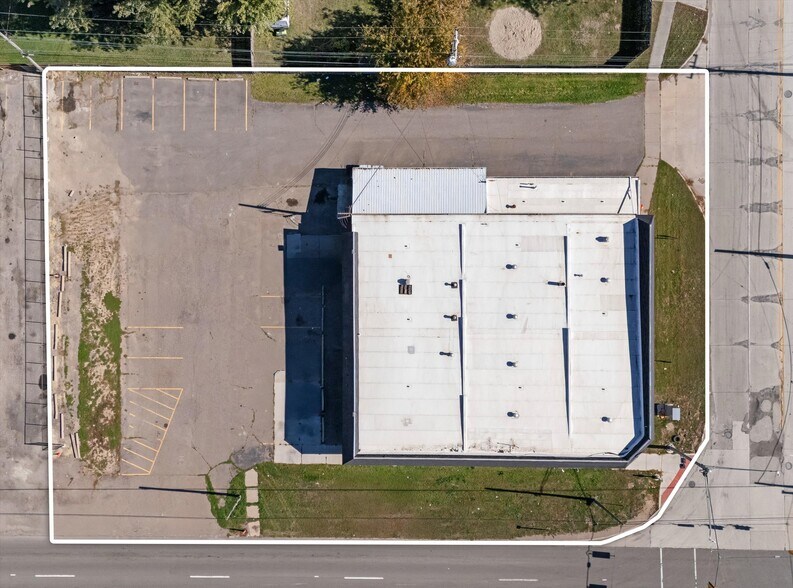 6397 Middlebelt Rd, Romulus, MI à vendre - Photo de l’immeuble – Image 2 sur 14