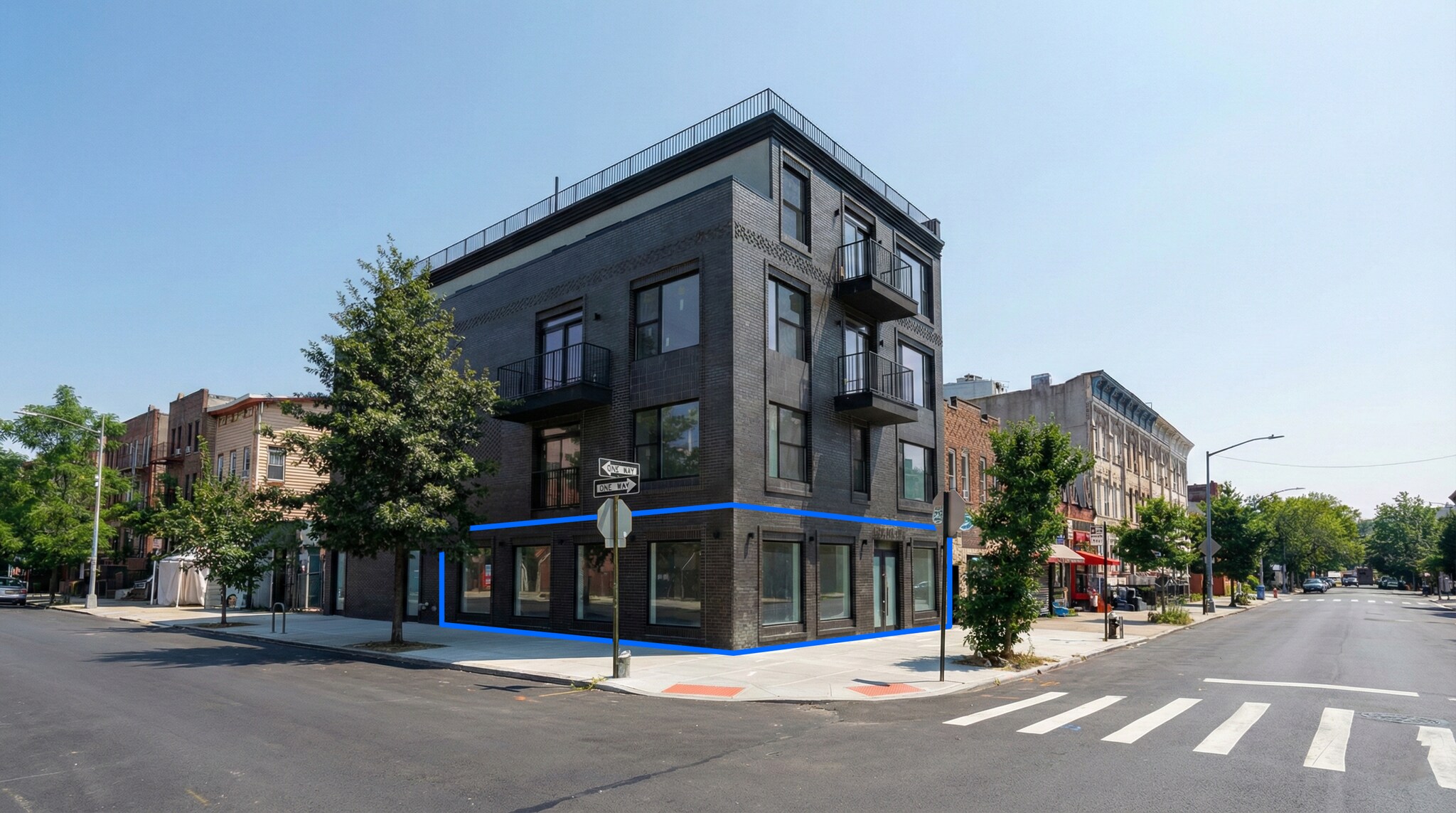 831 Knickerbocker Ave, Brooklyn, NY à louer Photo principale– Image 1 sur 21