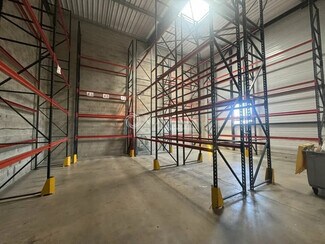 Plus de détails pour Local d'activités à louer