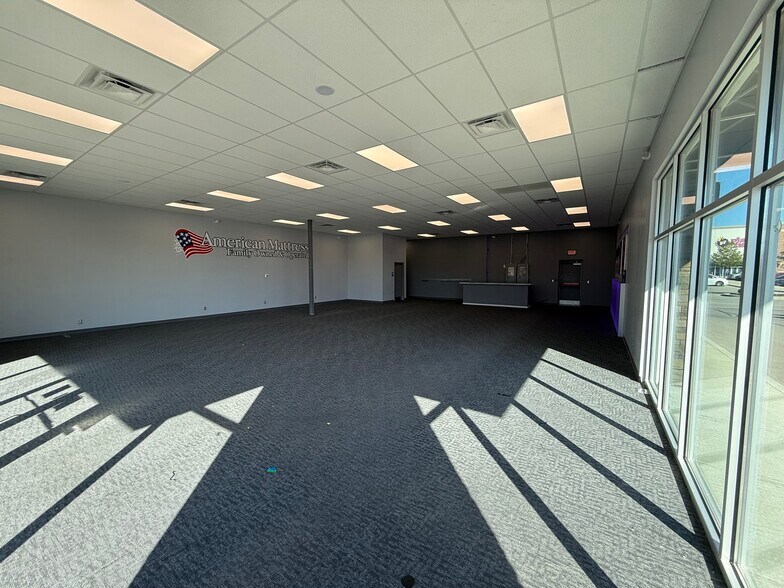 6338 Mills Dr, Whitestown, IN à louer - Photo intérieure – Image 3 sur 8