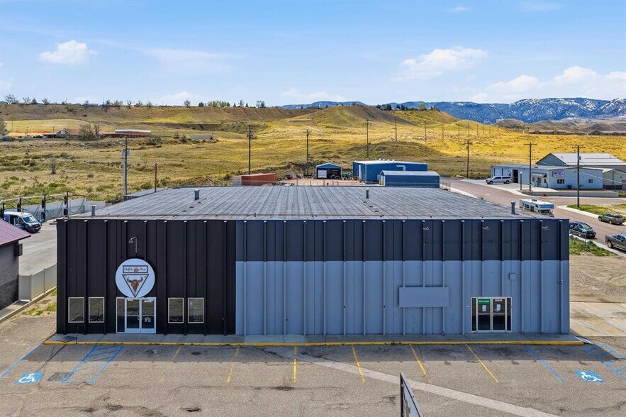 2929 Cy Ave, Casper, WY à vendre - Photo de l’immeuble – Image 2 sur 16