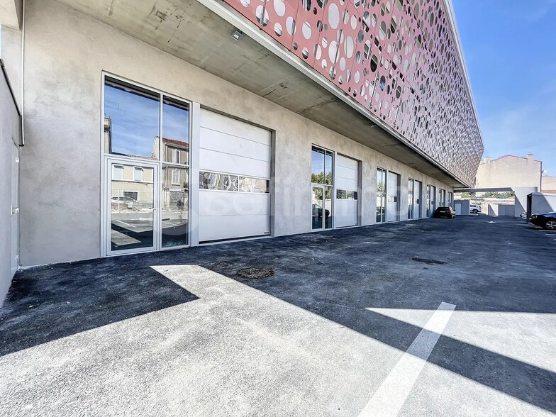235 Chemin de la Madrague-Ville, Marseille à louer - Photo de l’immeuble – Image 3 sur 3